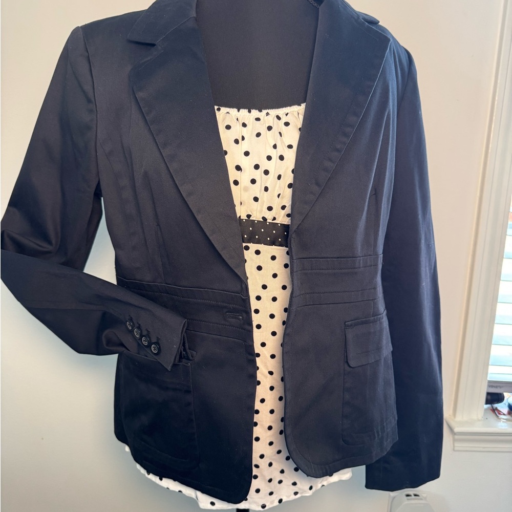 Liz Claiborne Navy Blazer with inner lining.